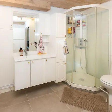 Naer Dyreparken Og Sentrum Med Jacuzzi Kristiansand