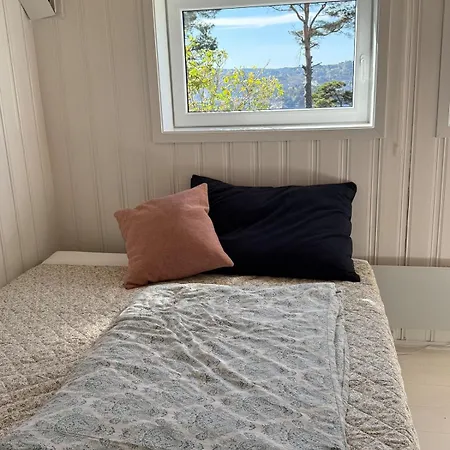 Naer Dyreparken Og Sentrum Med Jacuzzi Daire Kristiansand