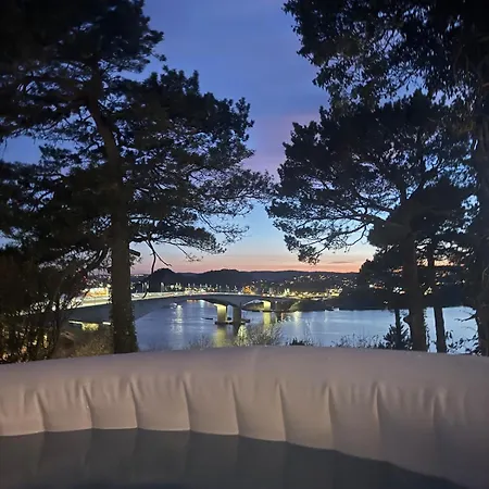 Apartamento Naer Dyreparken Og Sentrum Med Jacuzzi